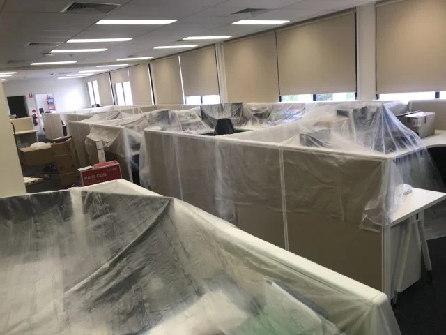 Preventing dust and keeping your work desk clean
